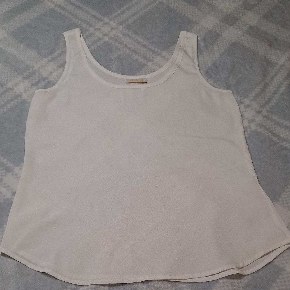 Relaxed M.OFFICCER Ivory Tank Top - Women's Sleeveless Blouse